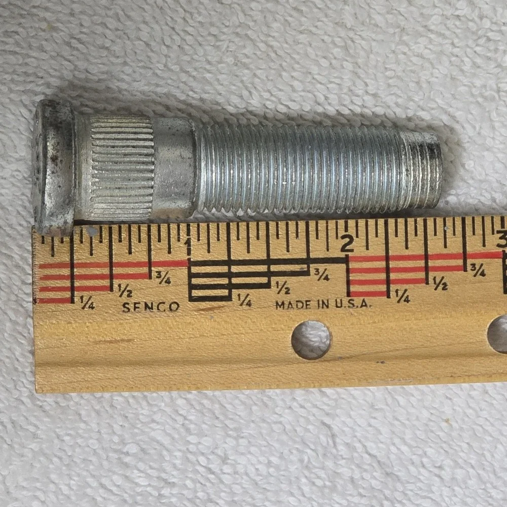 Dorman 610-389 9/16-18 Serrated Wheel Stud  0.666 in. Knurl, 2-5/16‎ in. 5 Pack